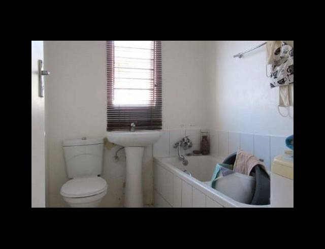 5 BEDROOM HOUSE FOR SALE IN PROTEA GLEN EXT